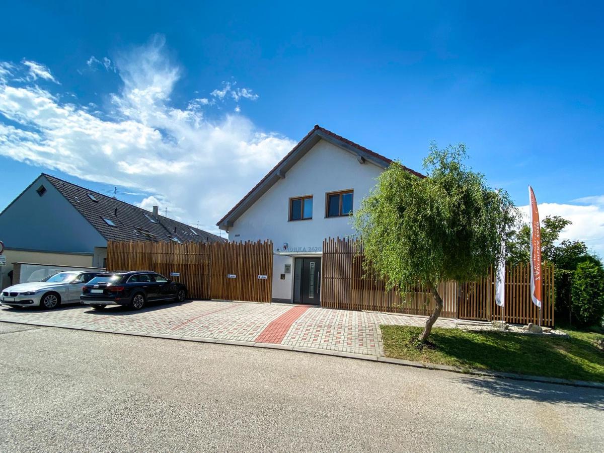 צ'סקה בודיוביצה Modern Fully Equipped Studio With Parking Zavadilka 2620 מראה חיצוני תמונה